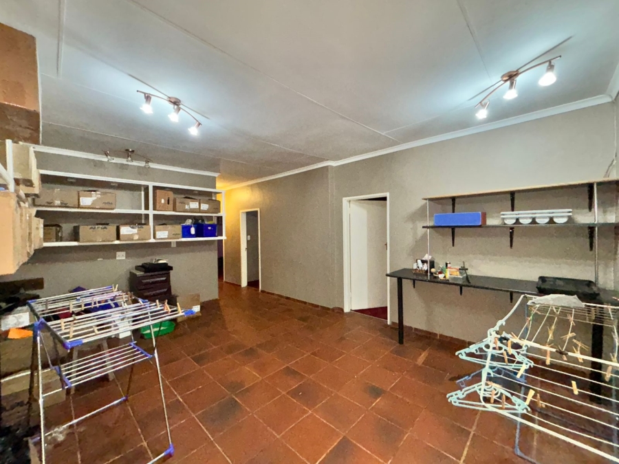 5 Bedroom Property for Sale in Flamwood North West